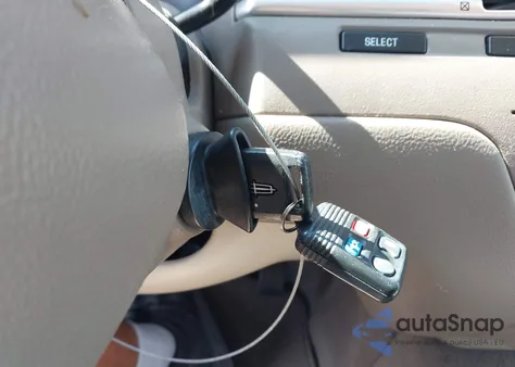 2004 Lincoln Town Car Signature из США, поврежденный, VIN 1LNHM81W44Y617901